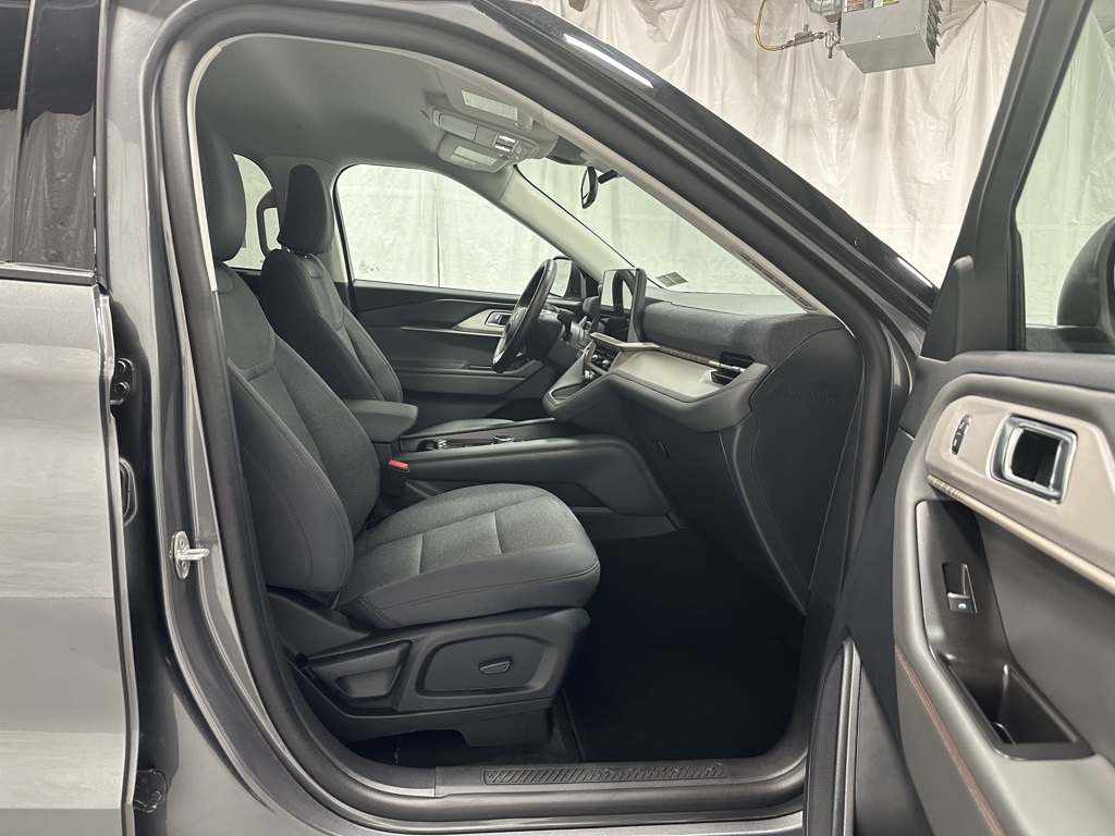 2025 Ford Explorer Active Image 25 of 66