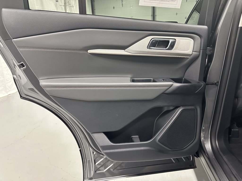 2025 Ford Explorer Active Image 52 of 66