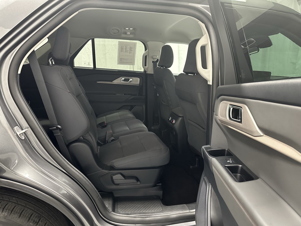2025 Ford Explorer Active Image 27 of 66