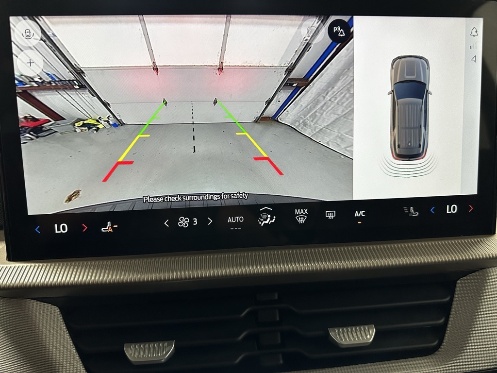 2025 Ford Explorer Active Image 41 of 66