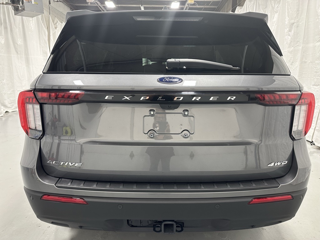 2025 Ford Explorer Active Image 5 of 66