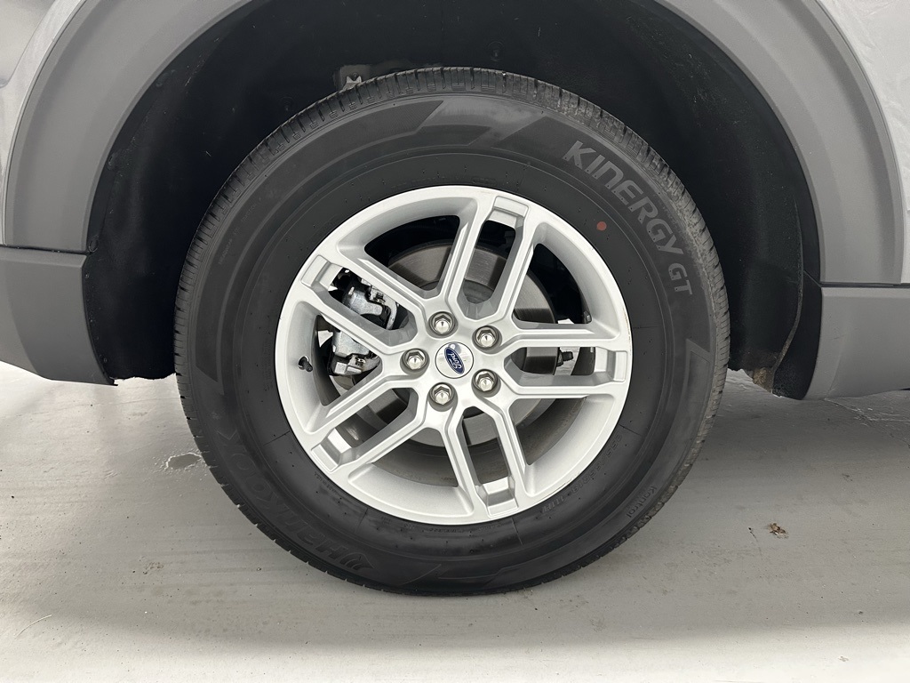 2025 Ford Explorer Active Image 12 of 66