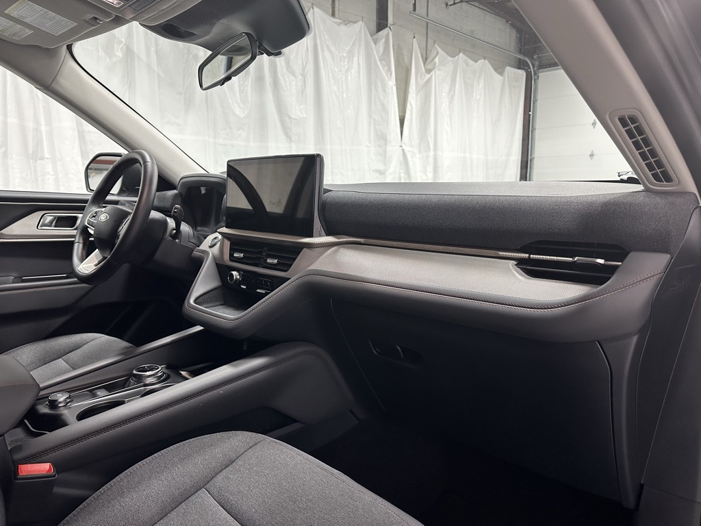 2025 Ford Explorer Active Image 35 of 66