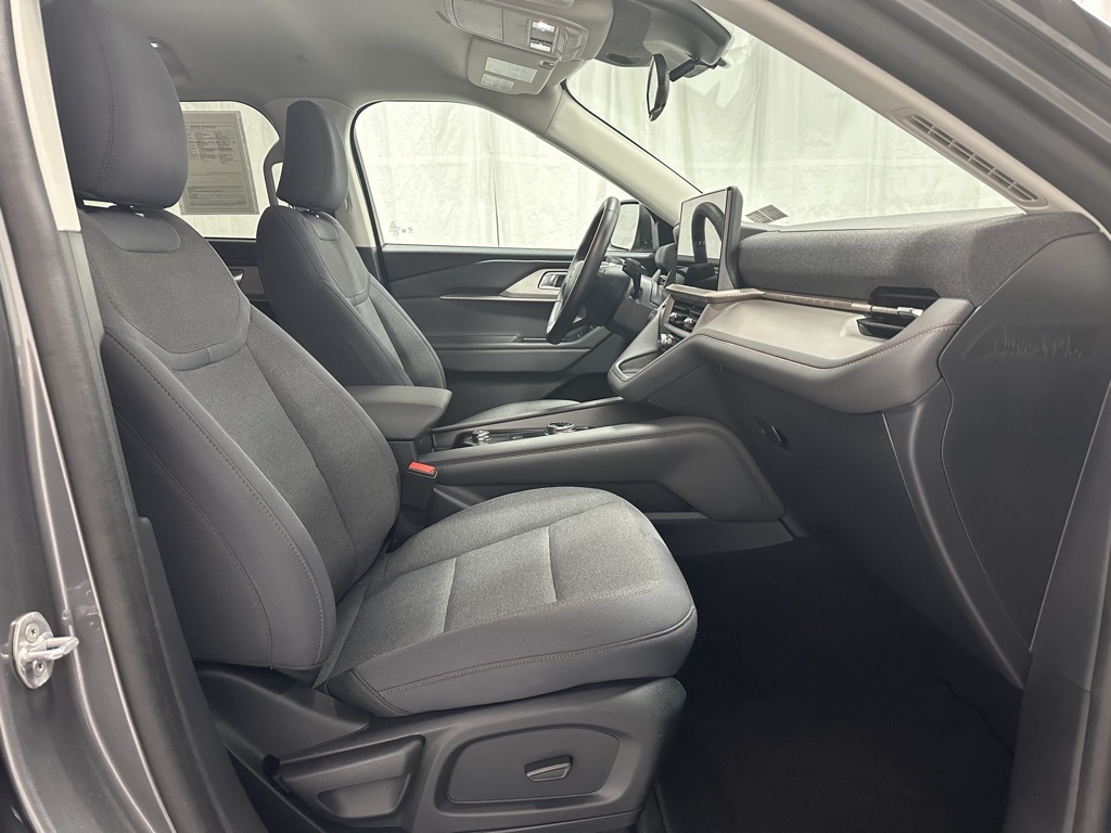 2025 Ford Explorer Active Image 18 of 66