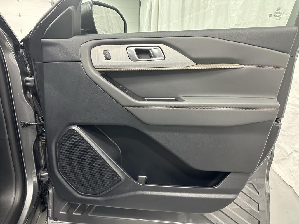 2025 Ford Explorer Active Image 53 of 66