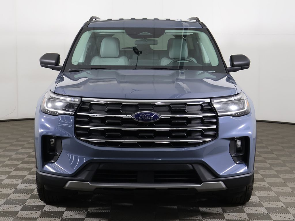 2025 Ford Explorer Active Image 2 of 56
