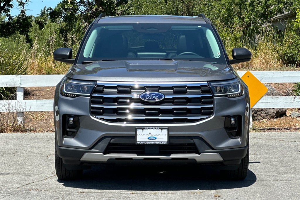 Vehicle image 2 of 29