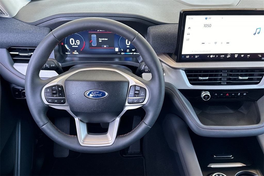 Vehicle image 16 of 29