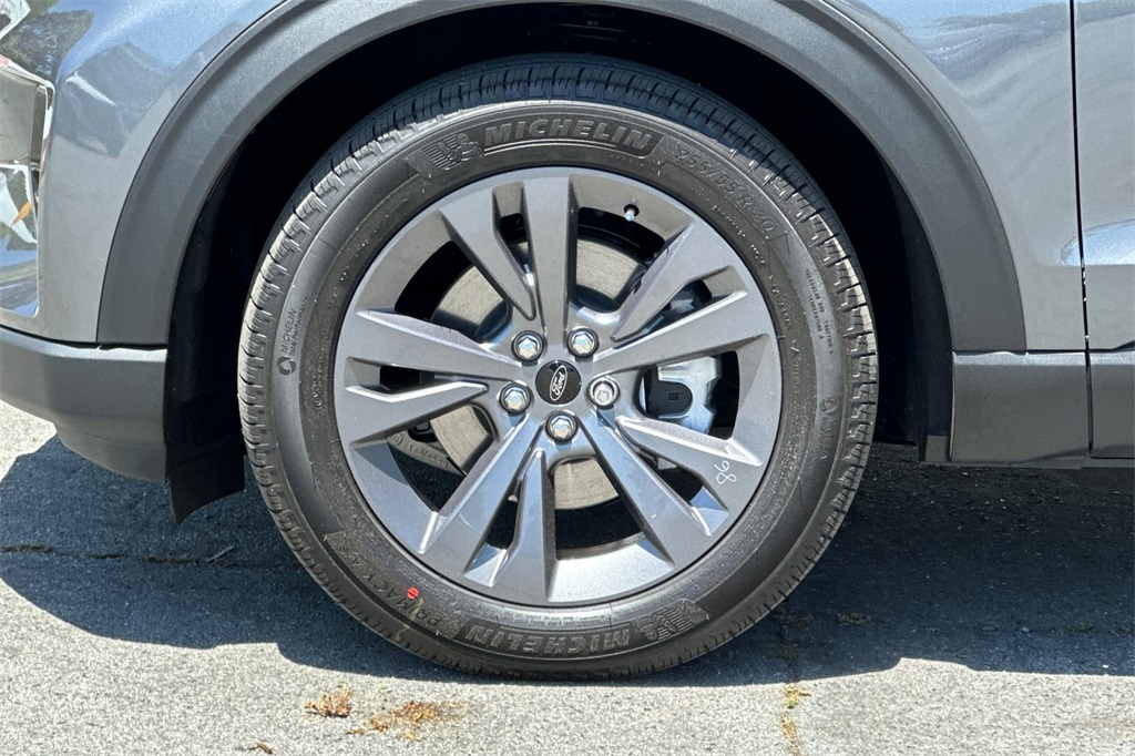 Vehicle image 10 of 29