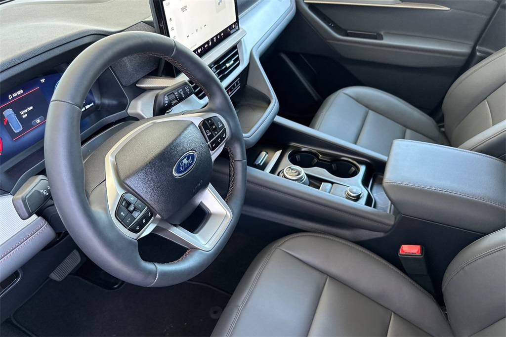 Vehicle image 27 of 29