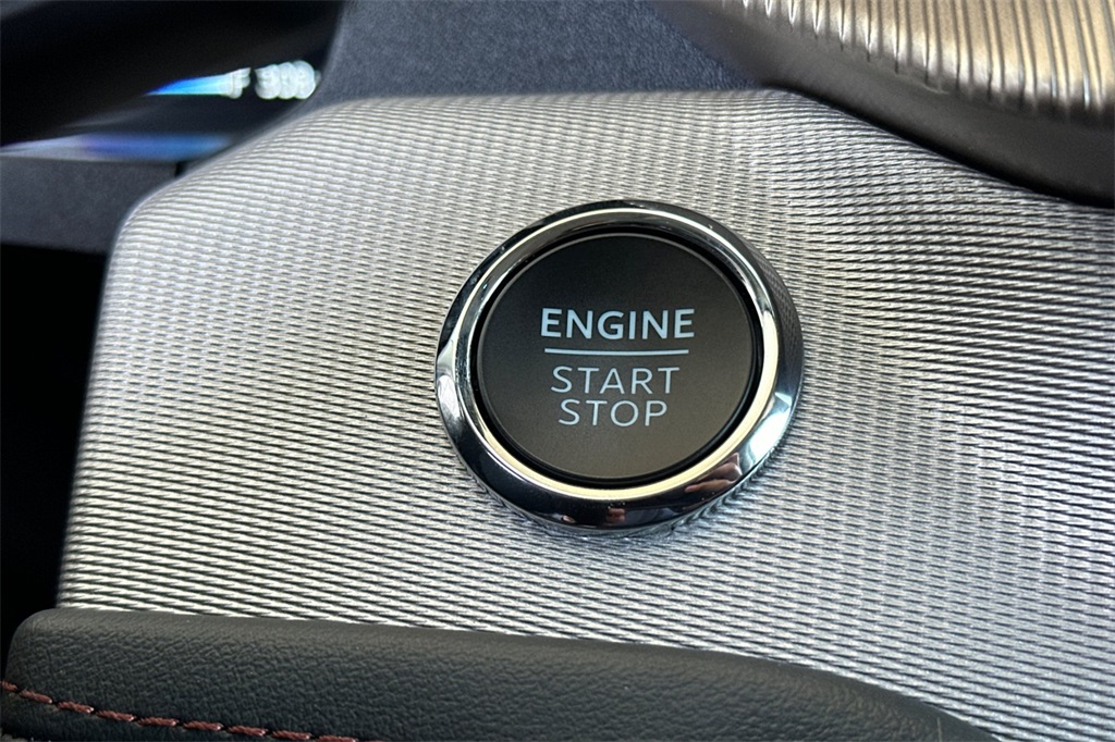 Vehicle image 24 of 29