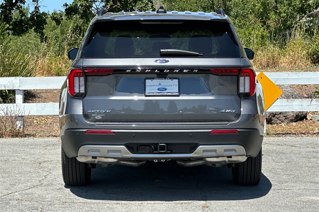Vehicle image 8 of 29