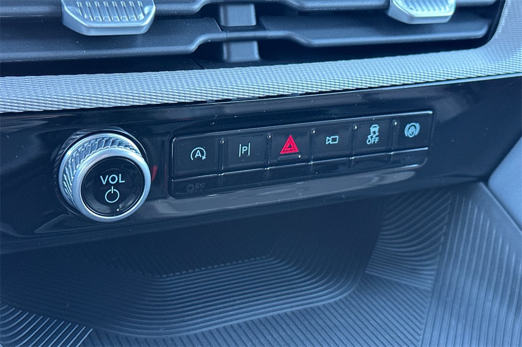 Vehicle image 22 of 29