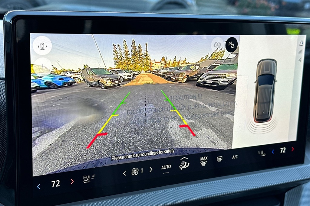 Vehicle image 21 of 29