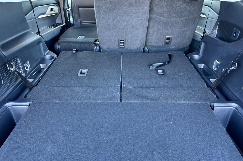 Vehicle image 16 of 29