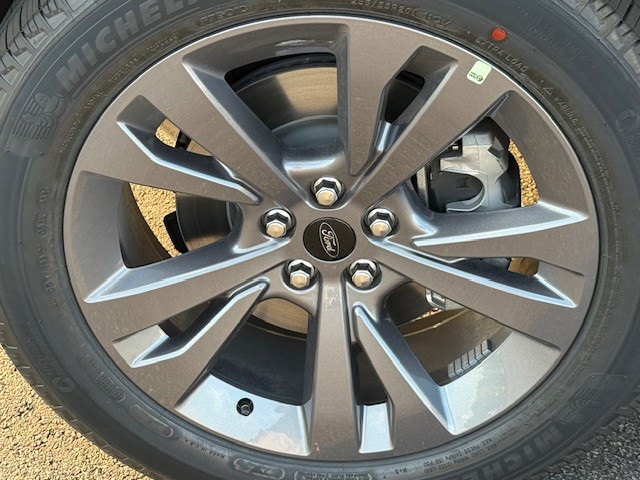 2025 Ford Explorer Active Image 10 of 40