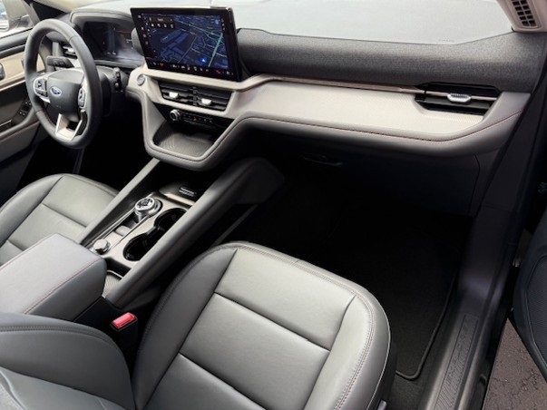 2025 Ford Explorer Active Image 19 of 40