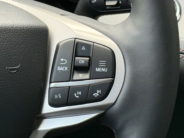 2025 Ford Explorer Active Image 37 of 40