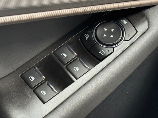 2025 Ford Explorer Active Image 36 of 40