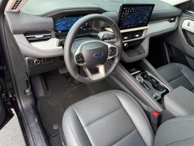 2025 Ford Explorer Active Image 21 of 40