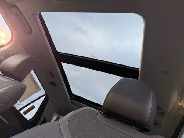 2025 Ford Explorer Active Image 18 of 40