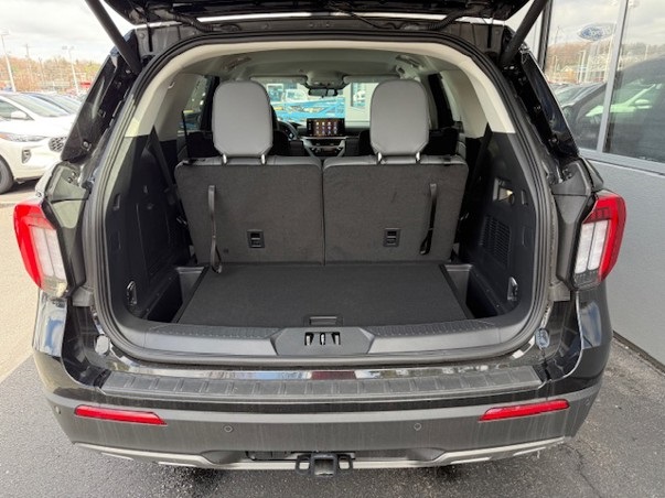 2025 Ford Explorer Active Image 12 of 40