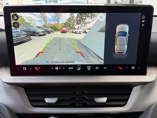 2025 Ford Explorer Active Image 25 of 40