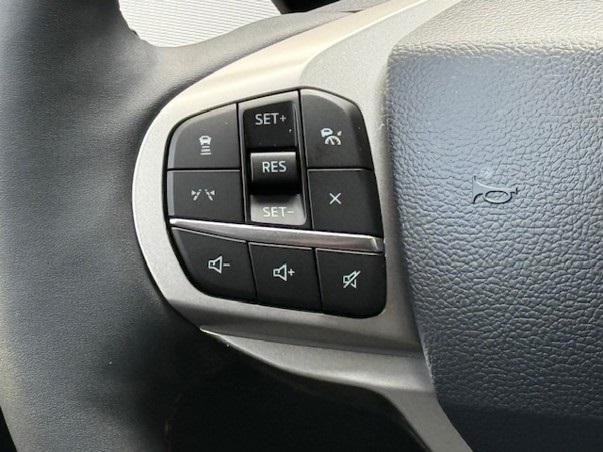 2025 Ford Explorer Active Image 33 of 40