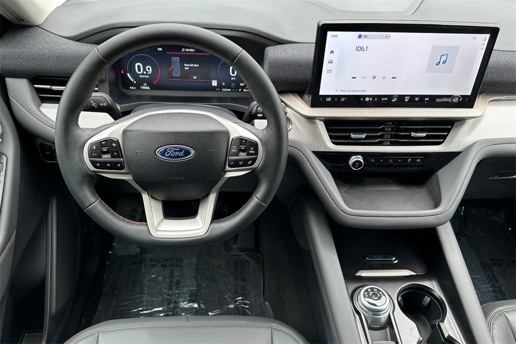 Vehicle image 16 of 29