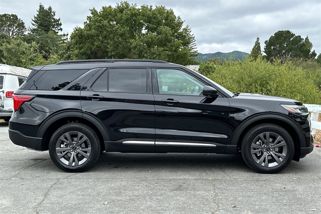 Vehicle image 5 of 29