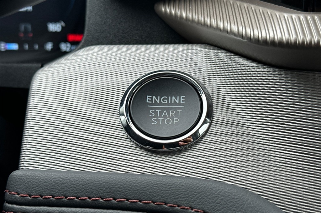 Vehicle image 24 of 29