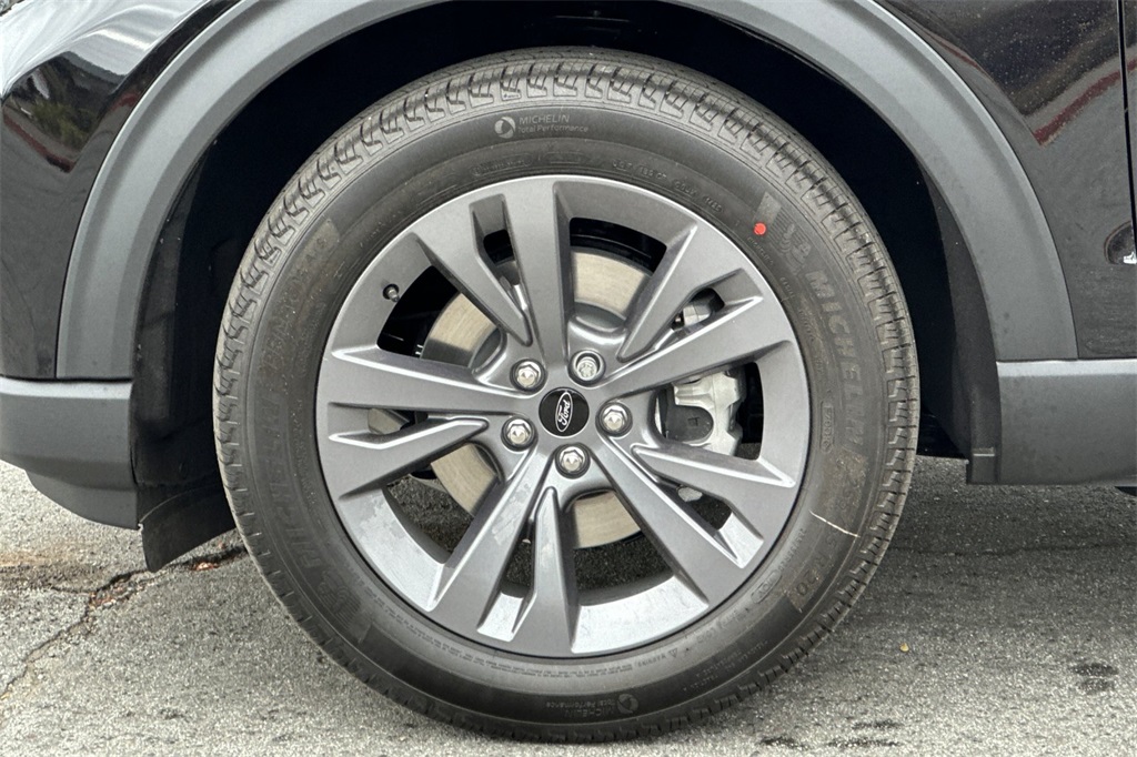 Vehicle image 10 of 29