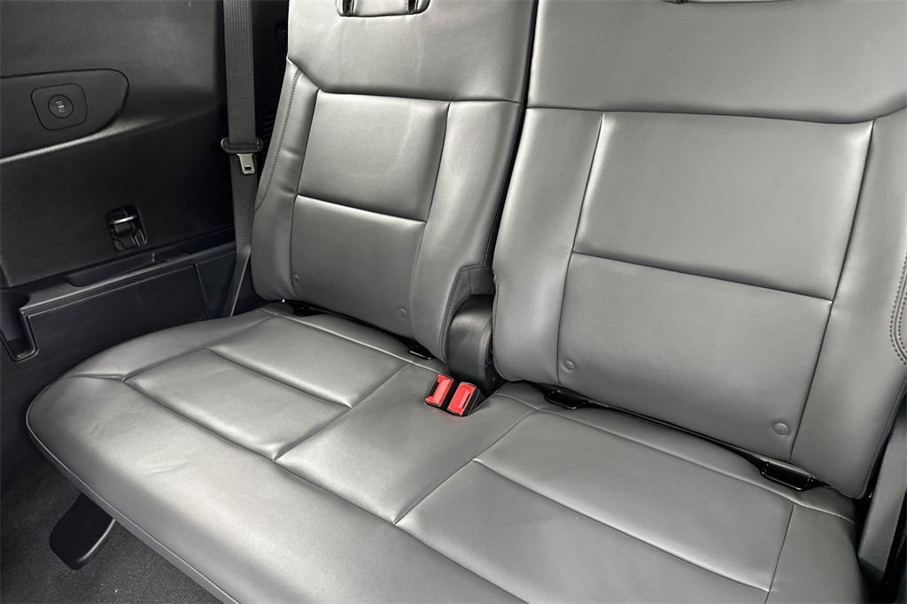 Vehicle image 13 of 29