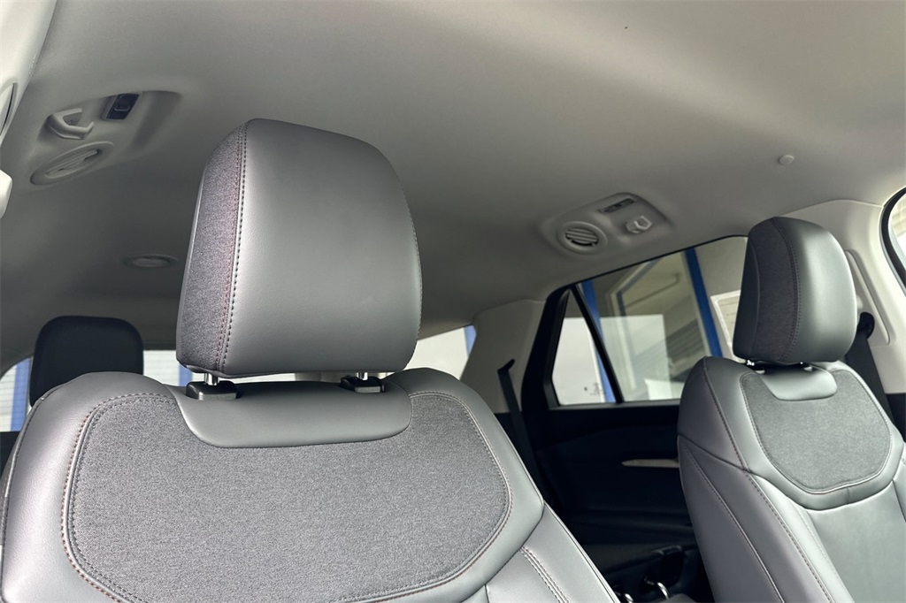 Vehicle image 14 of 29