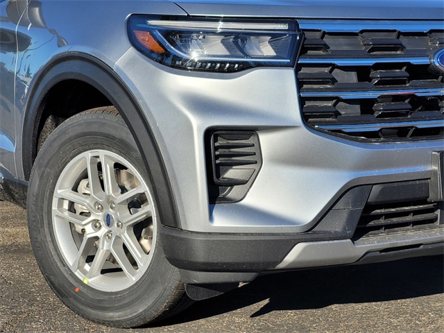 Vehicle image 3 of 11