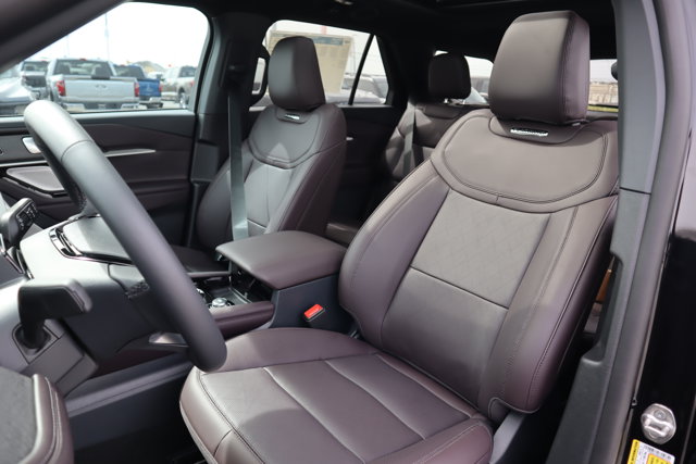 Vehicle image 33 of 37