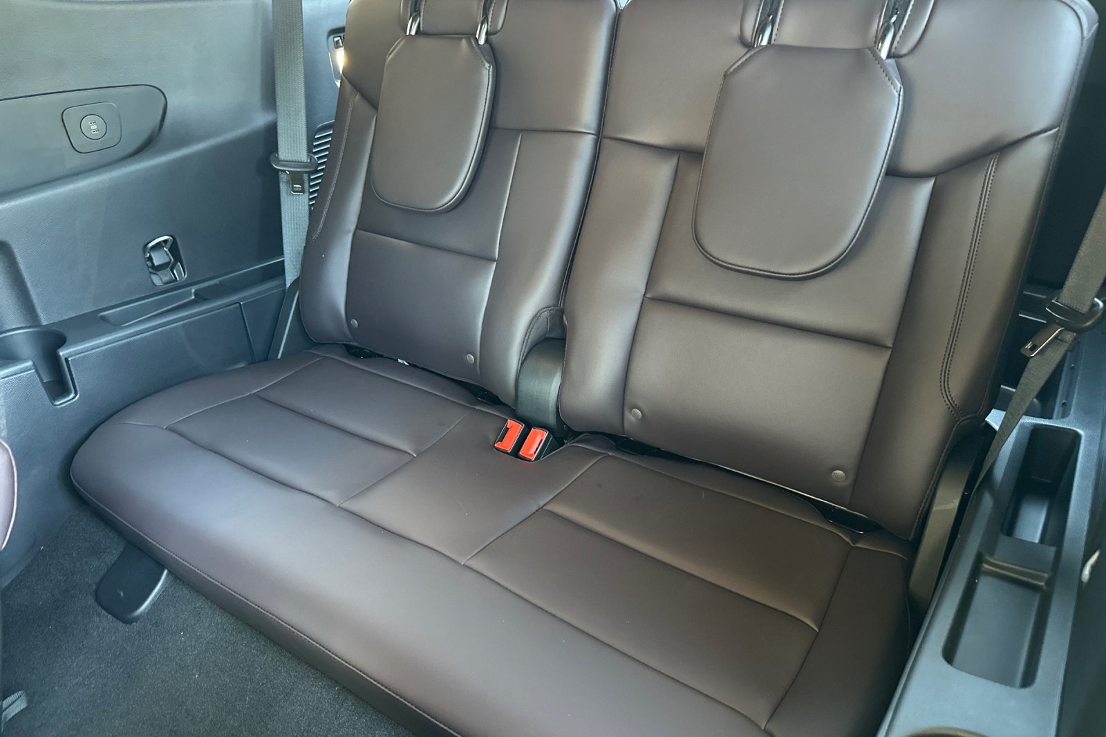 Vehicle image 12 of 31