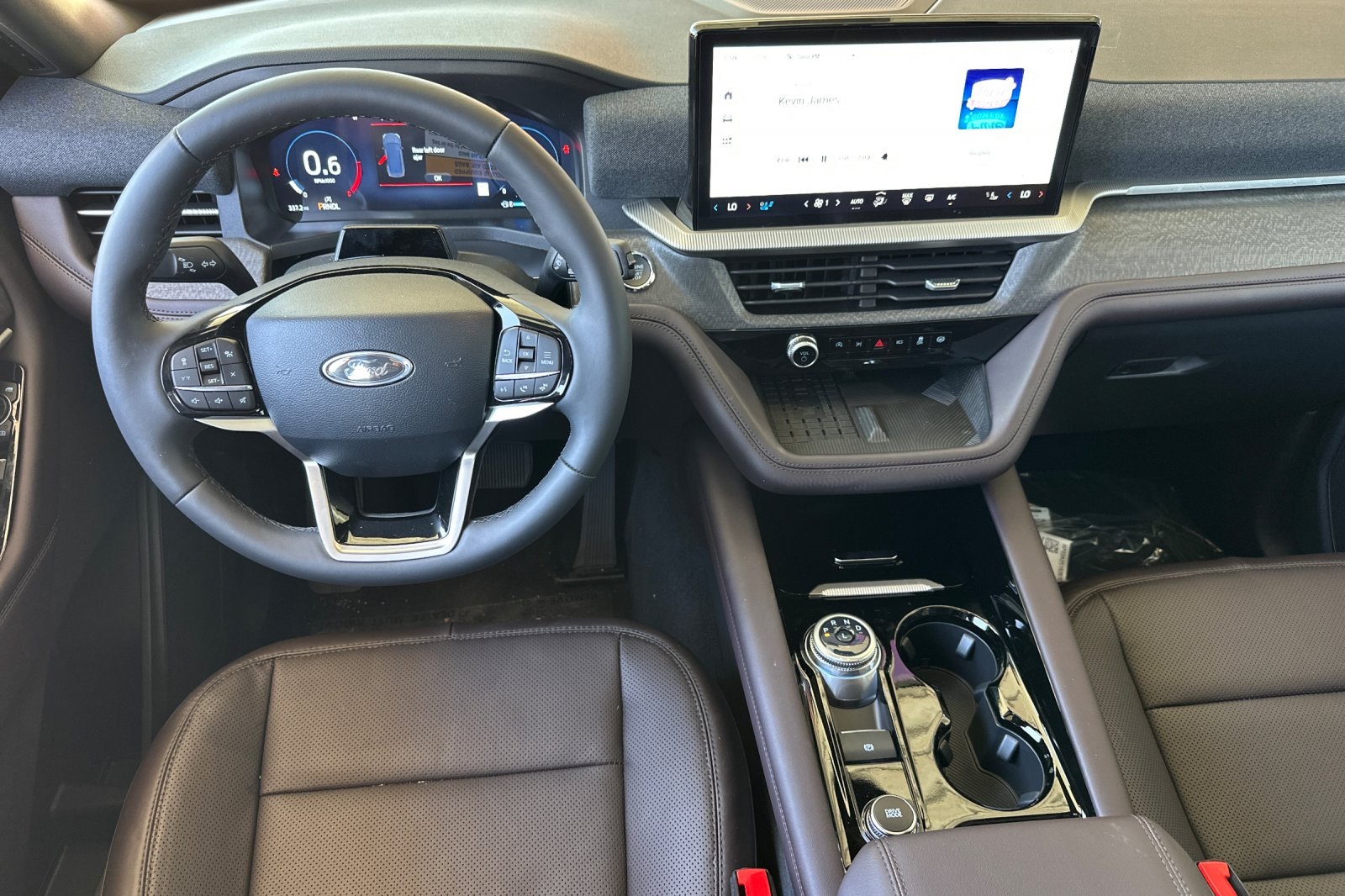 Vehicle image 14 of 31