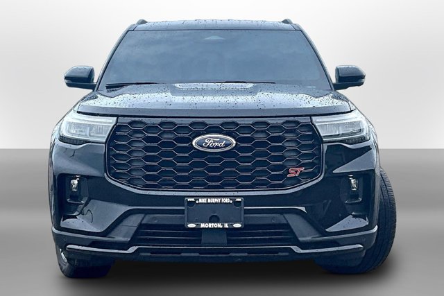 2025 Ford Explorer ST Image 3 of 40
