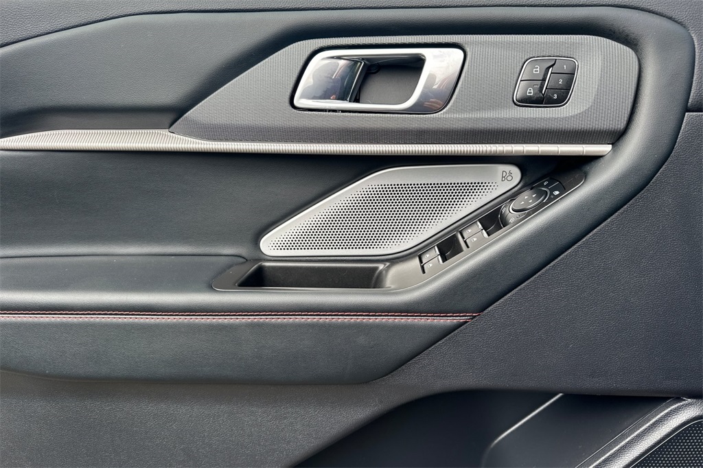 Vehicle image 10 of 27