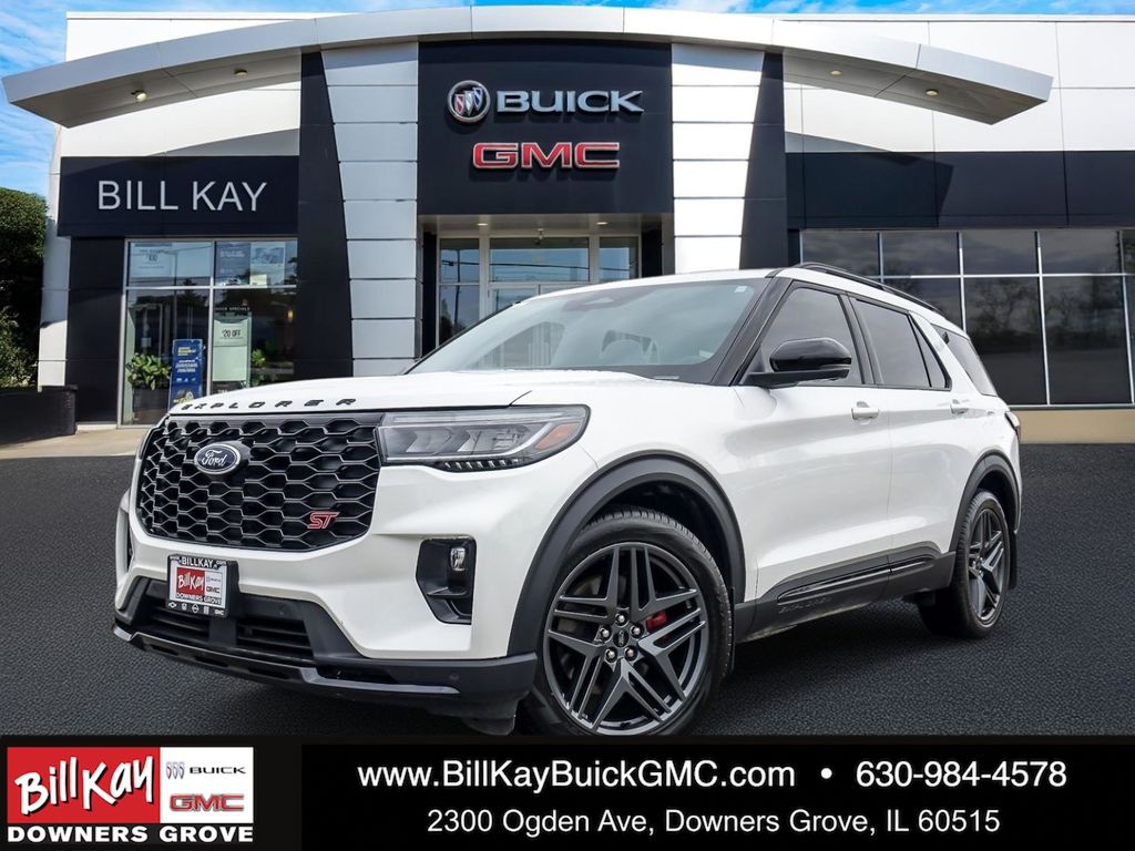 2025 Ford Explorer ST Image 2 of 30
