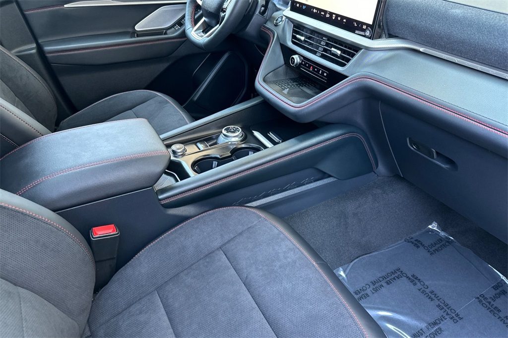Vehicle image 17 of 29