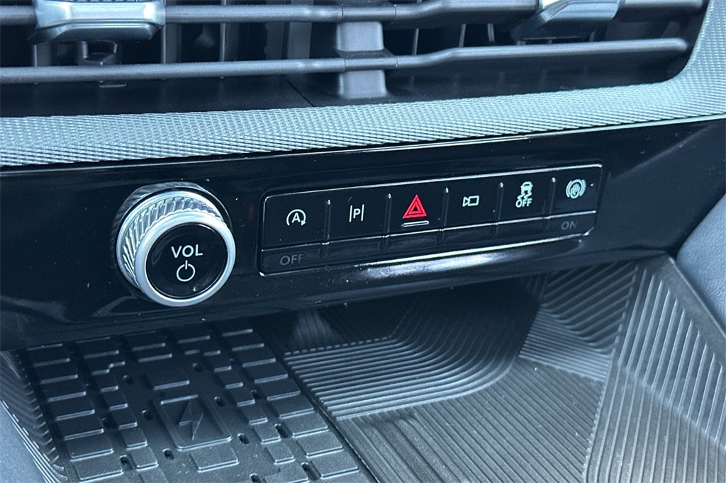 Vehicle image 22 of 29