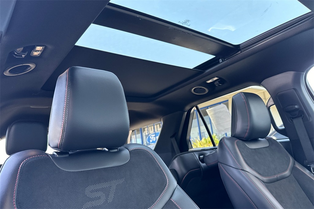 Vehicle image 18 of 29