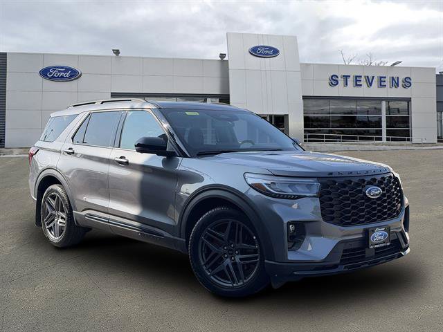 2025 Ford Explorer ST Image 3 of 52