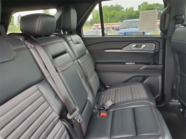 Vehicle image 17 of 36