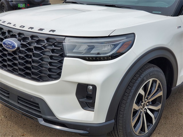 Vehicle image 11 of 36