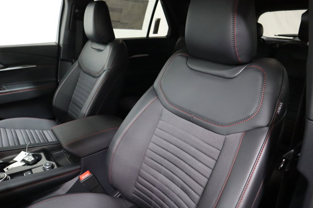 Vehicle image 15 of 32