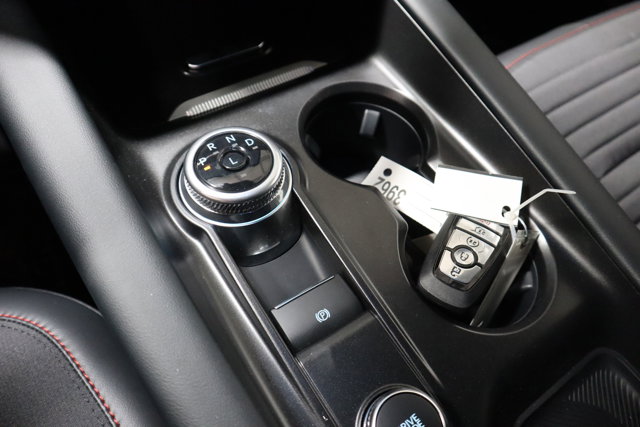 Vehicle image 23 of 32
