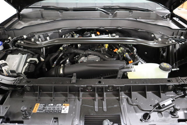 Vehicle image 27 of 32
